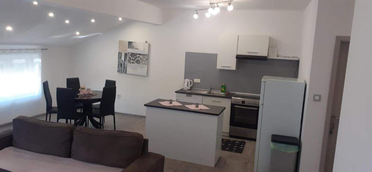 Apartmani Dream Pula Buitenkant foto